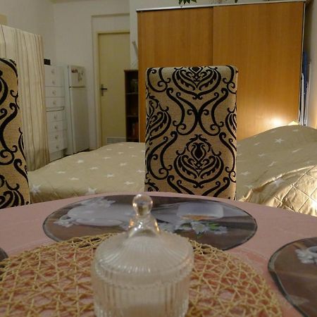 Cozy Modest Room For 2 Or 3 Persons Πράγα Εξωτερικό φωτογραφία