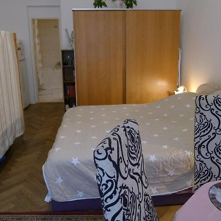 Cozy Modest Room For 2 Or 3 Persons Πράγα Εξωτερικό φωτογραφία