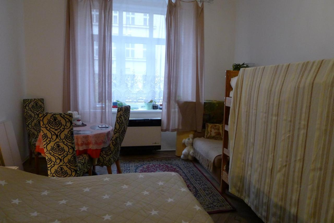 Cozy Modest Room For 2 Or 3 Persons Πράγα Εξωτερικό φωτογραφία